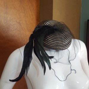 Vintage 40s hat with feather